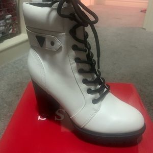 New Guess boots